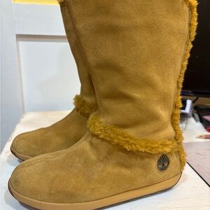 Timberland Womens Mukluk Fur Lined Pull-On Winter Boot, Tan Suede, Size 8.5 Mens